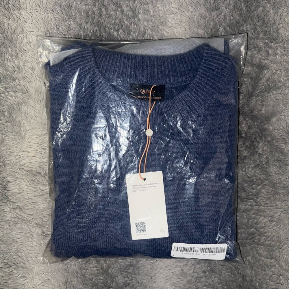 QUINCE MONGOLIAN CASHMERE OVERSIZED CREWNECK SWEATER - Picture 4 of 12